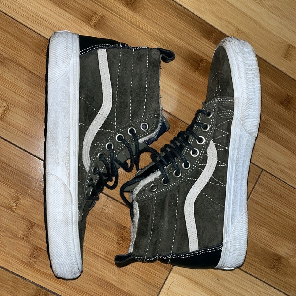 VANS OFF THE WALL HIGH TOP SHOE